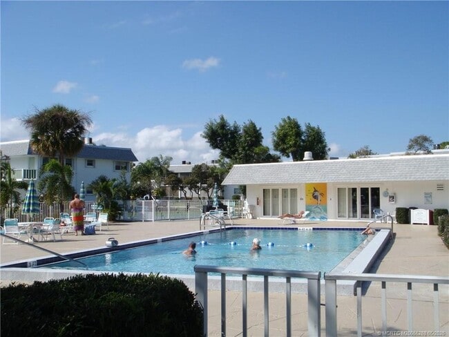 Building Photo - 2929 SE Ocean Blvd