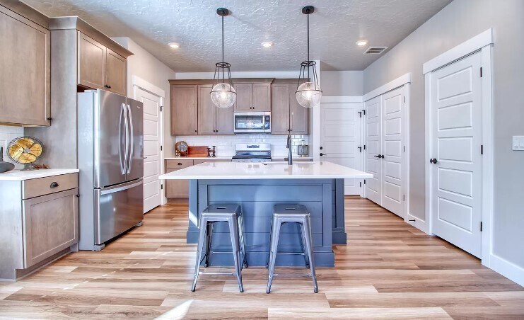 Building Photo - 177 E Hamilton Row