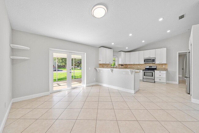 Building Photo - 12904 159th St N