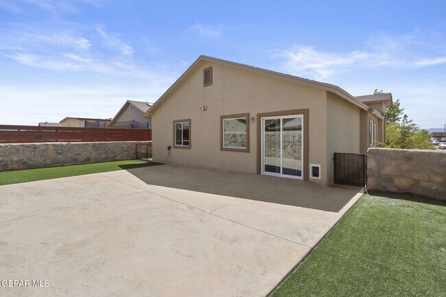 Building Photo - 4828 Guillermo Espinoza St