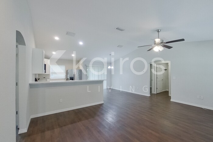 Building Photo - 3820 SE 136th Pl