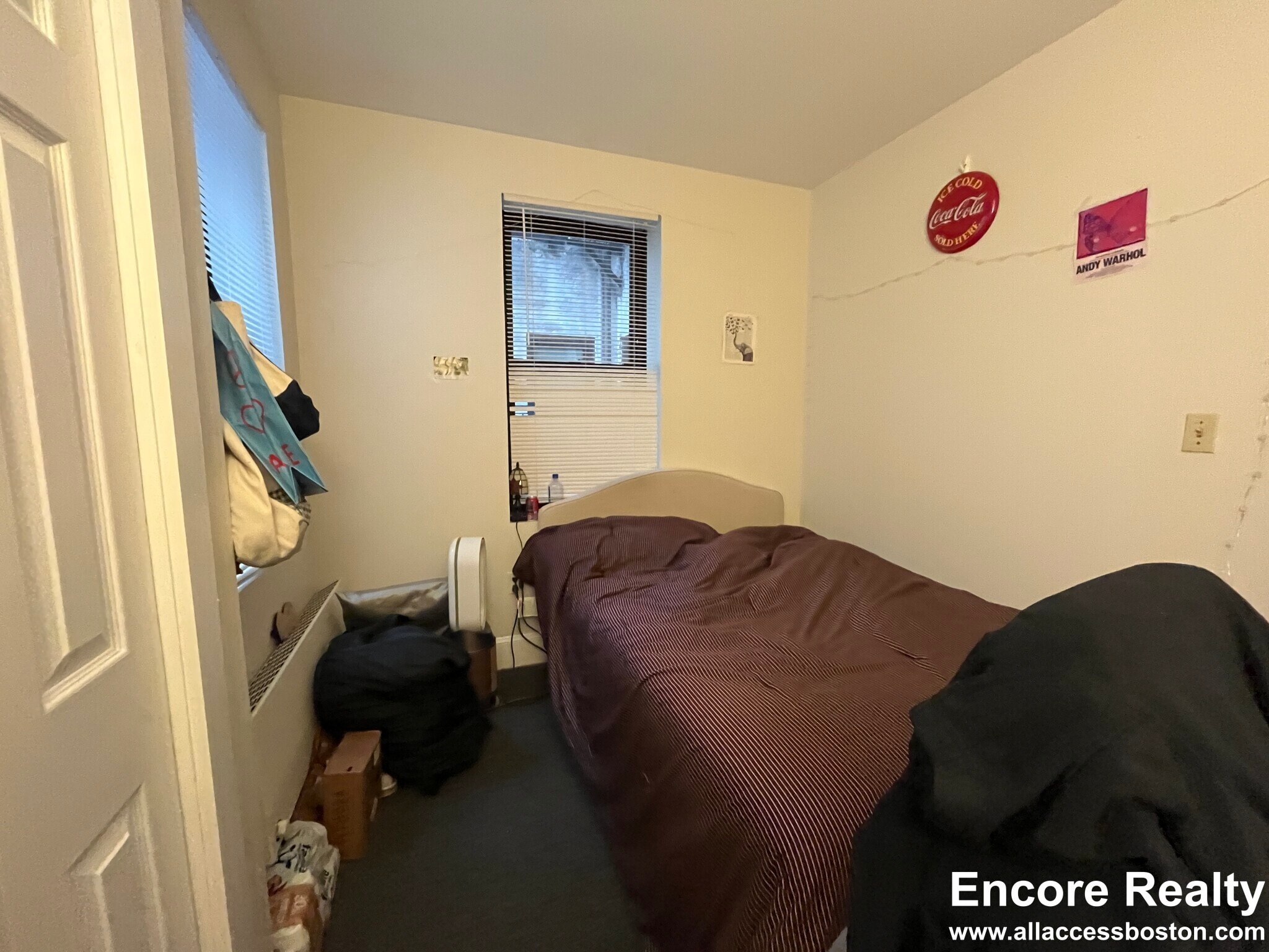 Building Photo - 16 Aberdeen St