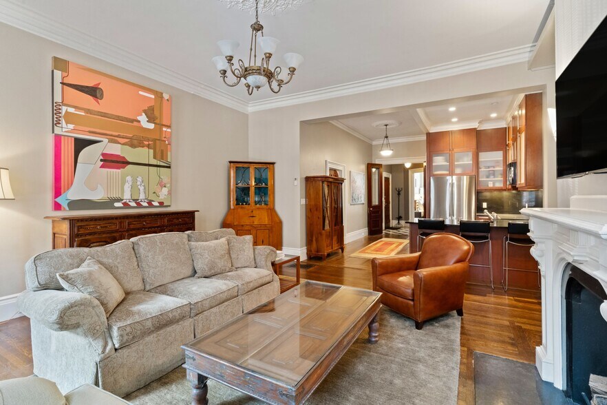 Building Photo - 128 Marlborough St