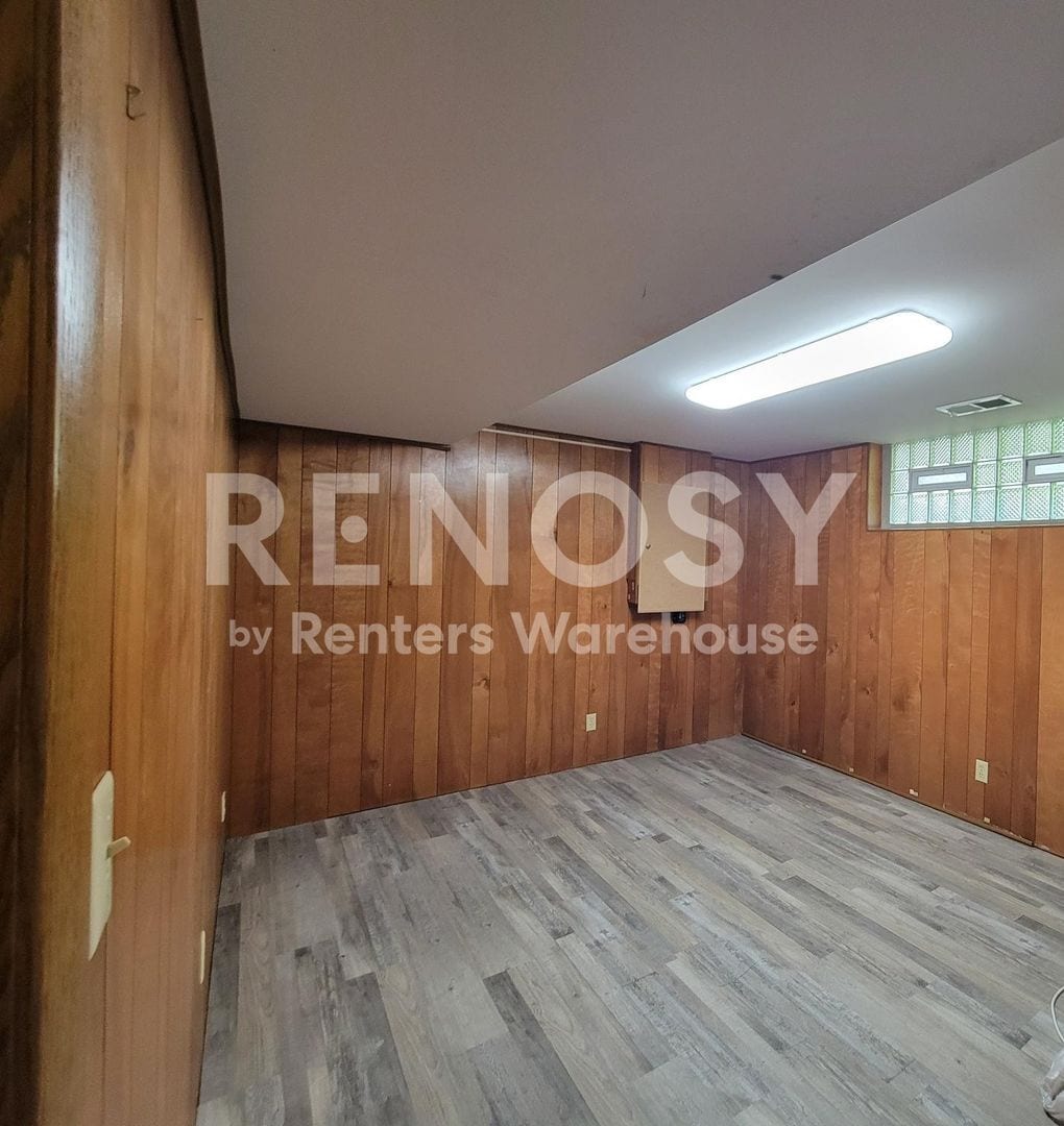 Building Photo - 5408 Creekview Ln-