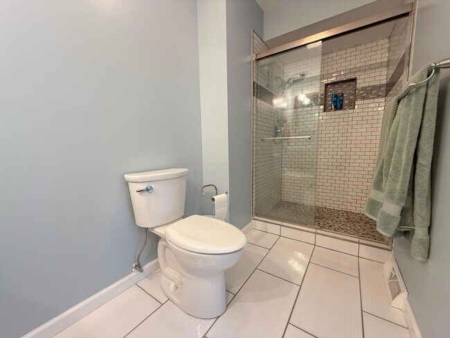 Building Photo - 3084 Sawyer Dr