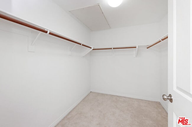 Building Photo - 6020 S Seabluff Dr