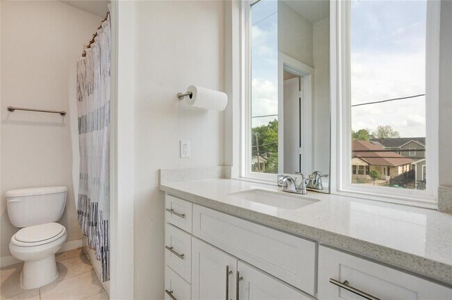 Building Photo - 4625 Mallow St