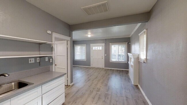 Building Photo - Coming Soon! Charming Cottage for Lease in Downtown Riverside, California!