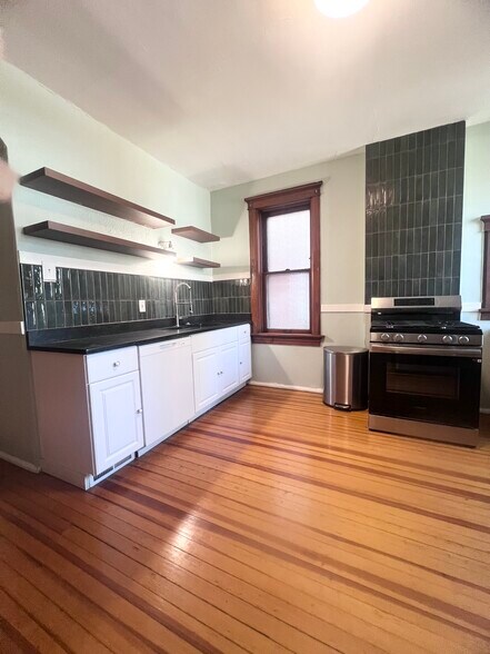 Building Photo - 4221 Botanical Ave