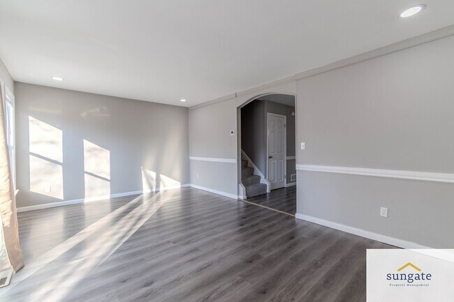 Building Photo - 4254 Cayuga Rd