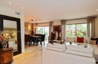 Building Photo - 2991 Lakewood Ln