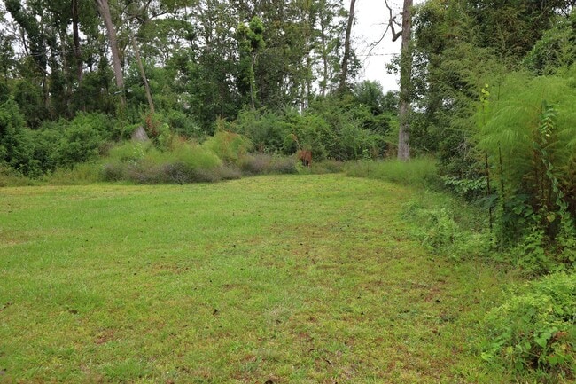 Building Photo - 1705 Clover Dr