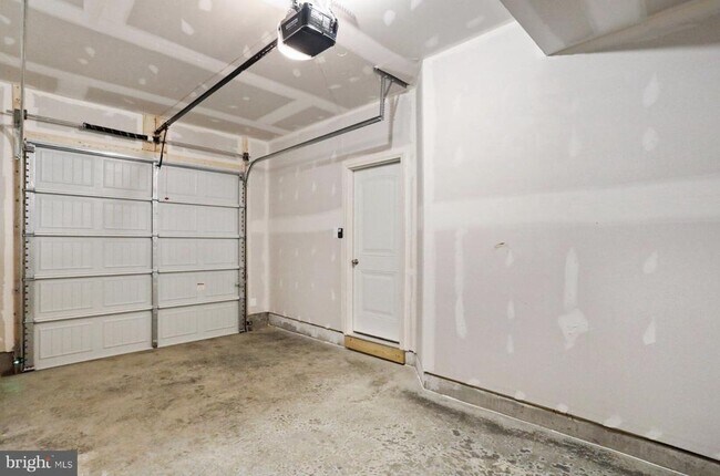 Building Photo - 620 Tracy Wy