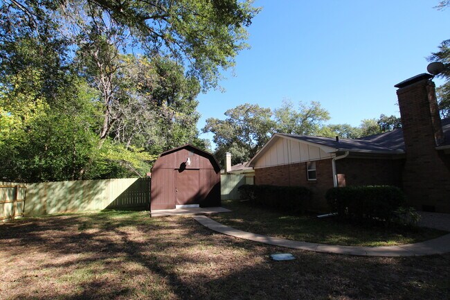 Building Photo - Coming Soon! Charming 3 Bedroom 2 Bath Home in Tyler!
