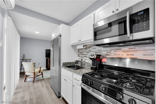 Building Photo - 797 E Market St