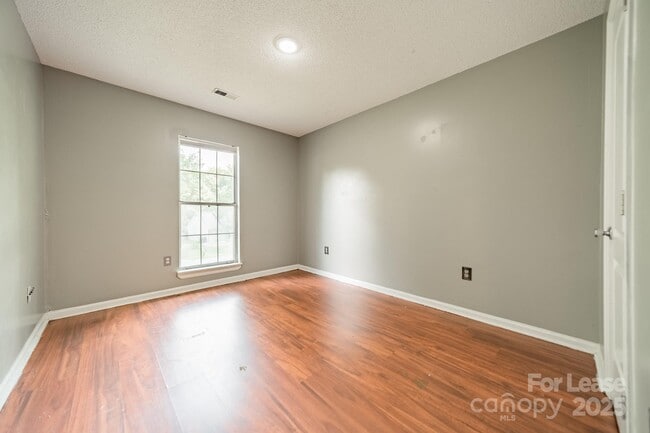 Building Photo - 8027 Sherington Way