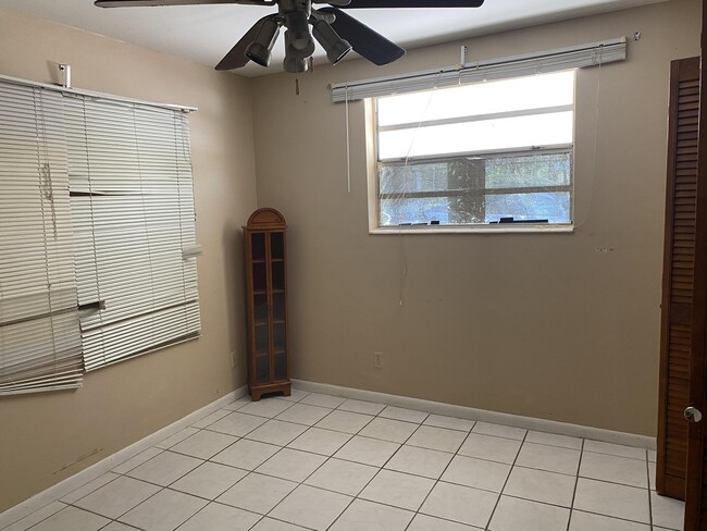 Building Photo - 2374 Sunrise Dr