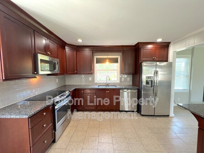Building Photo - 17120 Green Hill Rd