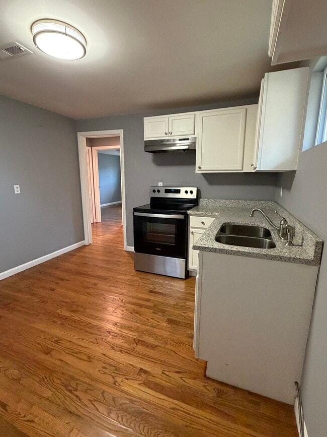 Building Photo - Clifton Place