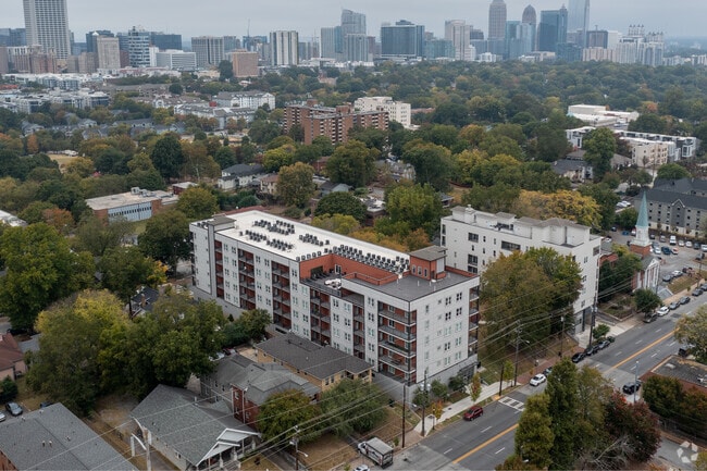 Building Photo - 525 PARK