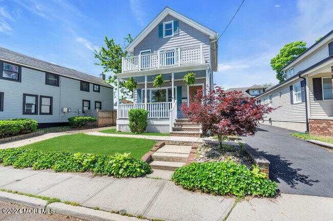 Building Photo - 30 Cedar St