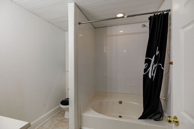 Building Photo - 580 Wolf Creek Trail