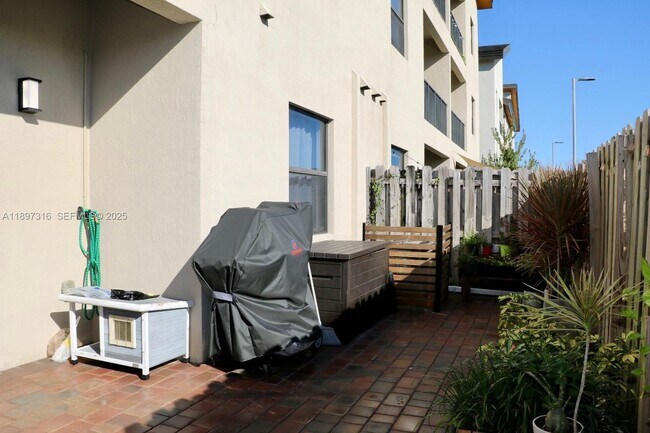 Building Photo - 7819 NW 104th Ave