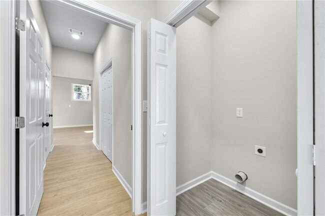 Building Photo - 1963 Shepherd Cir SW