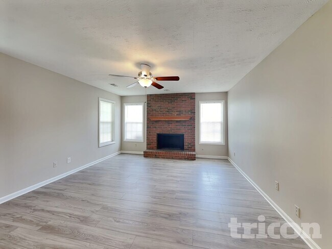 Building Photo - 3270 Summit Pl Dr