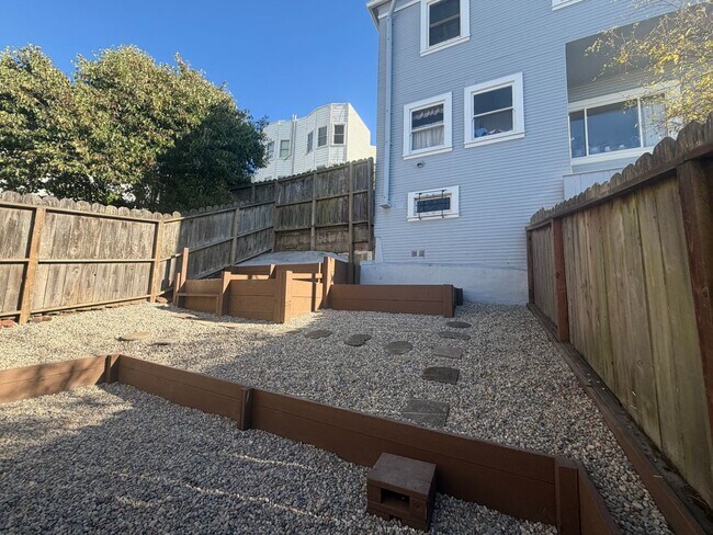 Building Photo - 1247 Pacific Ave