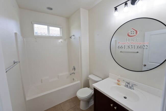 Building Photo - Stunning 4-bedroom, 3-bathroom home