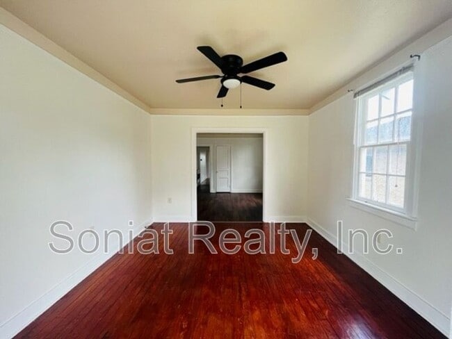 Building Photo - 2129 Mandolin St