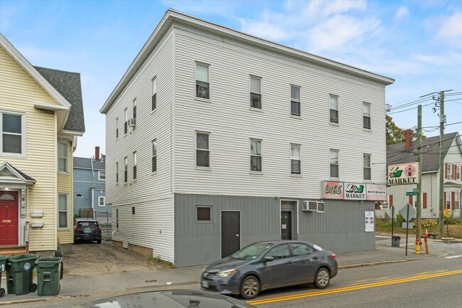 Building Photo - 264 Bridge St