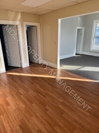 Building Photo - 2 Bedroom 1 Bathroom