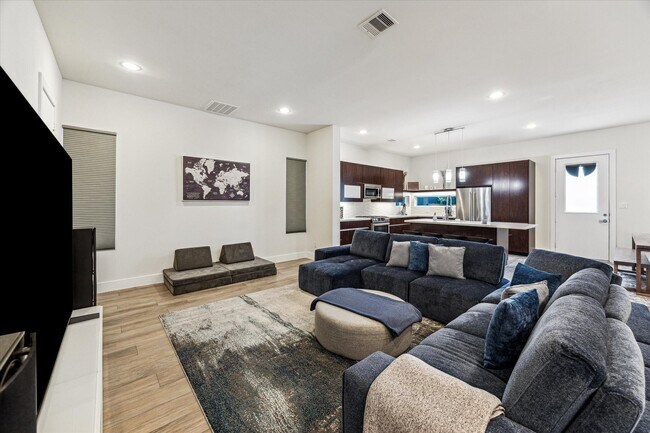 Building Photo - 2204 Cortijo Pl