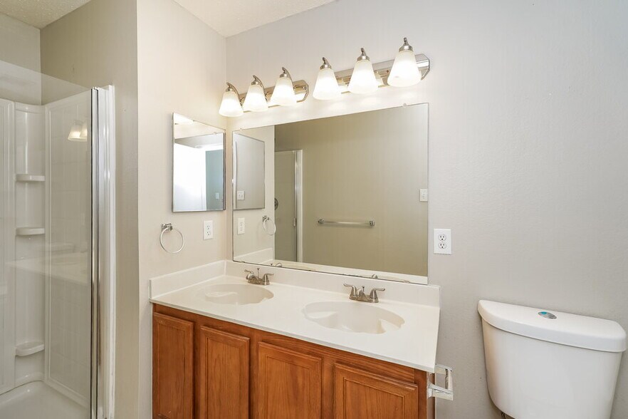 Building Photo - 1625 Sierra Meadow Ln