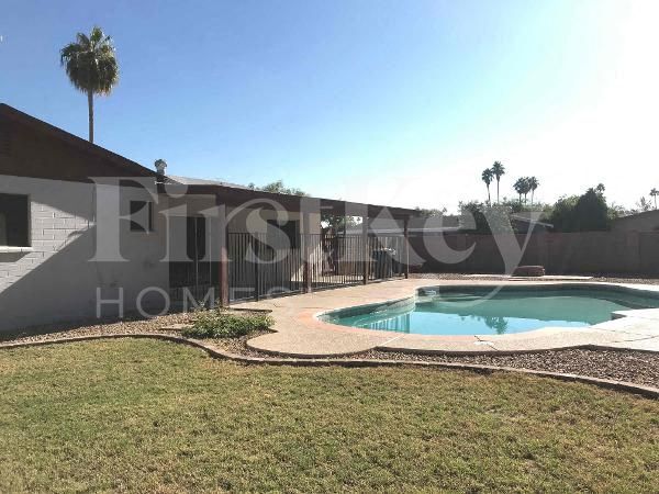 Building Photo - 4924 S Hazelton Ln