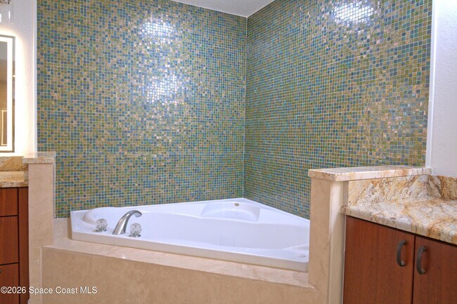 Building Photo - 2095 Jimmy Buffett Mem Hwy