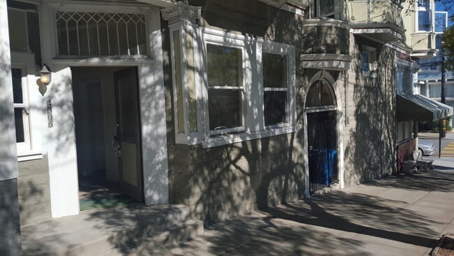 Building Photo - Victorian one bedroom apartment in Noe Val...