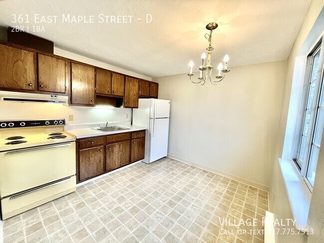 Building Photo - 361 E Maple St