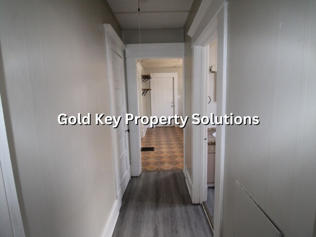 Building Photo - 907 W Main St