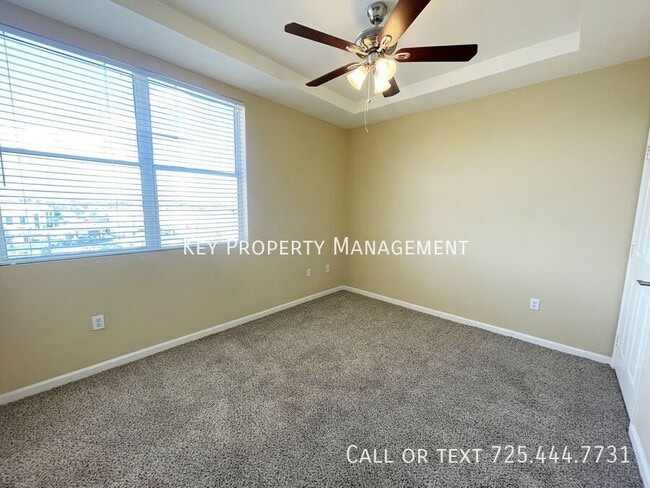 Building Photo - 2 BEDROOM HIGHLY UPGRADED PARK AVENUE CONDO!