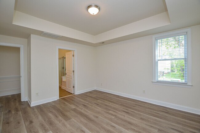 Building Photo - 9020 Ladys Secret Dr