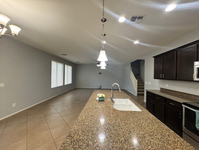 Building Photo - 4 BEDROOM HOME IN COLDWATER RANCH