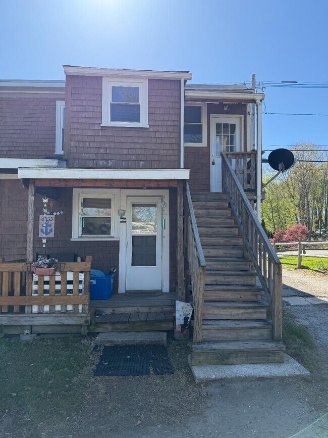 Building Photo - 27 Esmond St