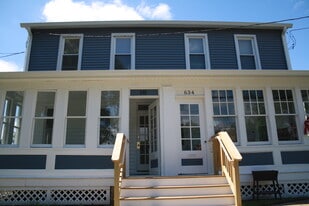 left side for rent - 636 E Front St