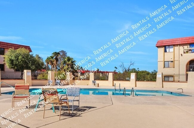 Building Photo - 6311 N Barcelona Ct