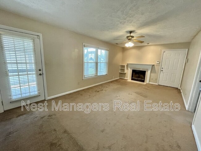 Building Photo - 127 Kristin Ave