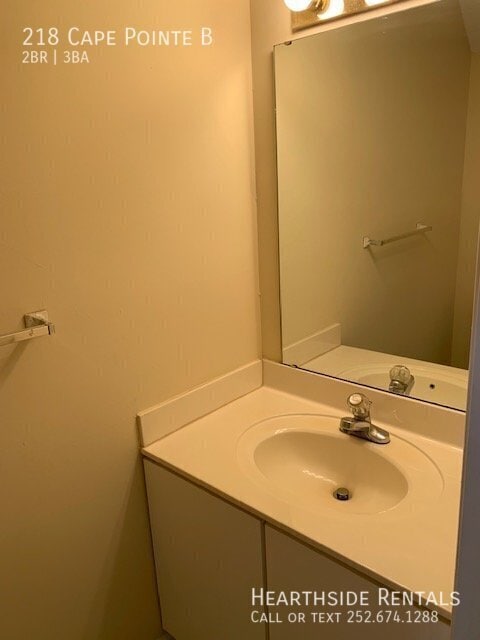 Building Photo - 218 Cape Point Ln