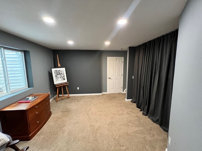 Building Photo - August 2025 - SFH 3 Bedroom + Bonus Room &...